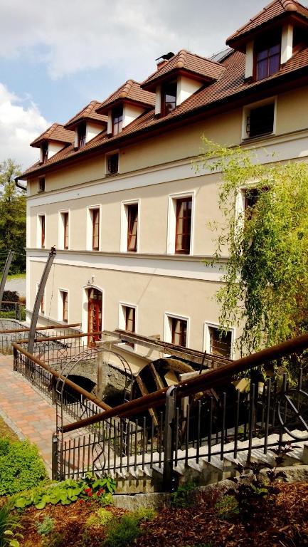 Pension Mlyn Stare Mitrovice Sedlec-Prcice Extérieur photo
